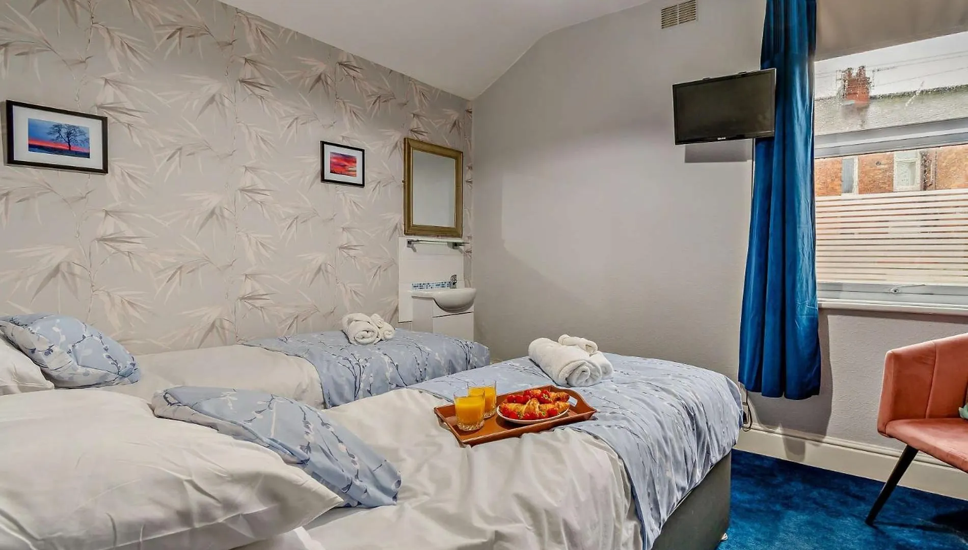 5 Bed In Scarborough 93438 Villa